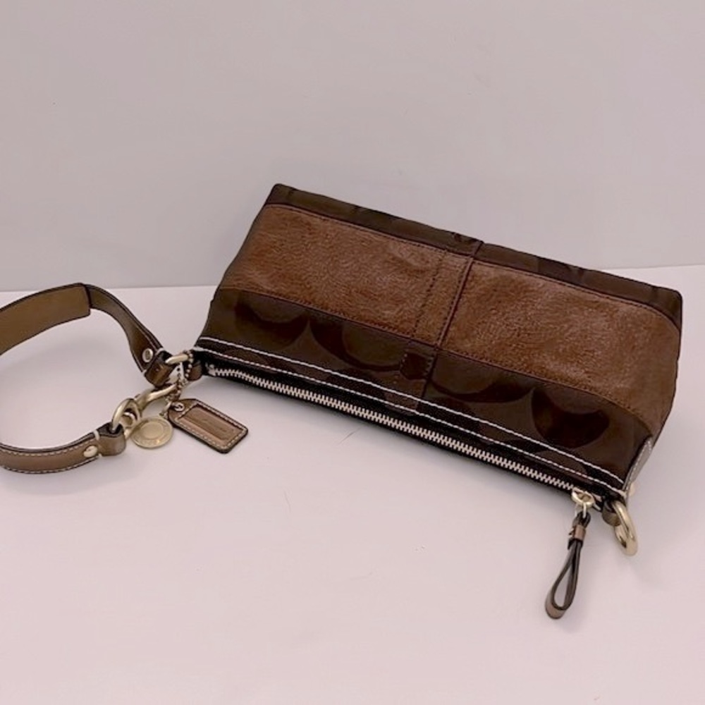 COACH SIGNATURE CLUTCH/SHOULDER BAG - Picture 5 of 13
